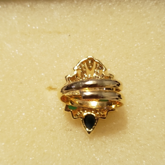 Fancy Ring - Picture 5 of 5